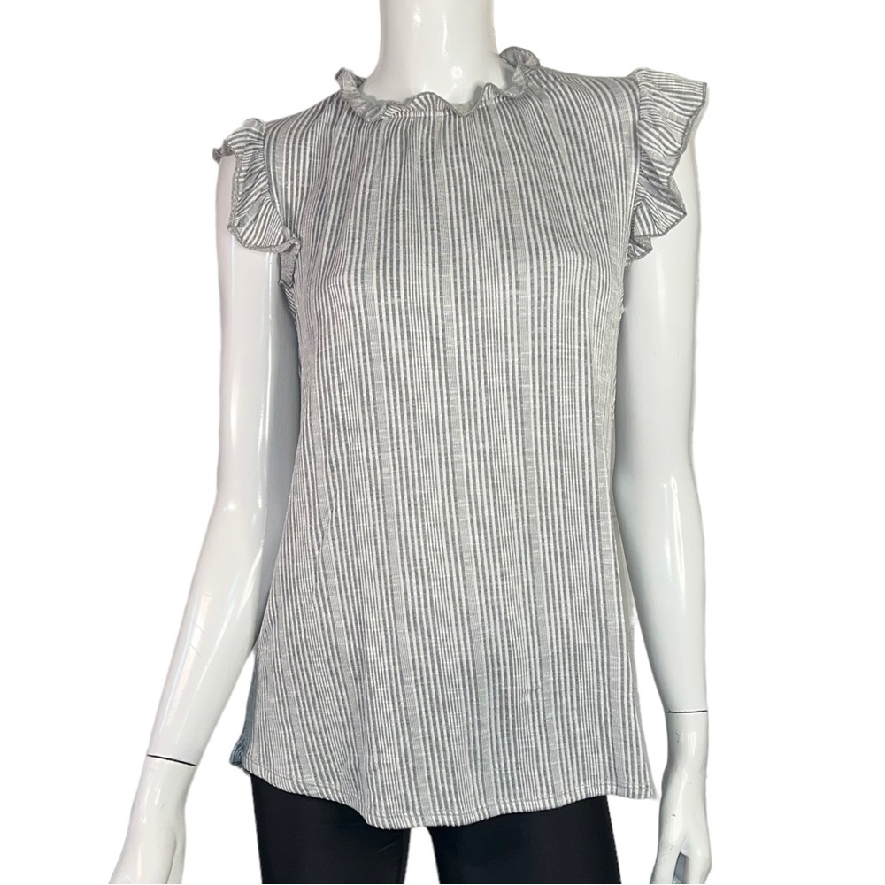 4/$24 Gyft Striped Cap Short Sleeve Grey and White Blouse